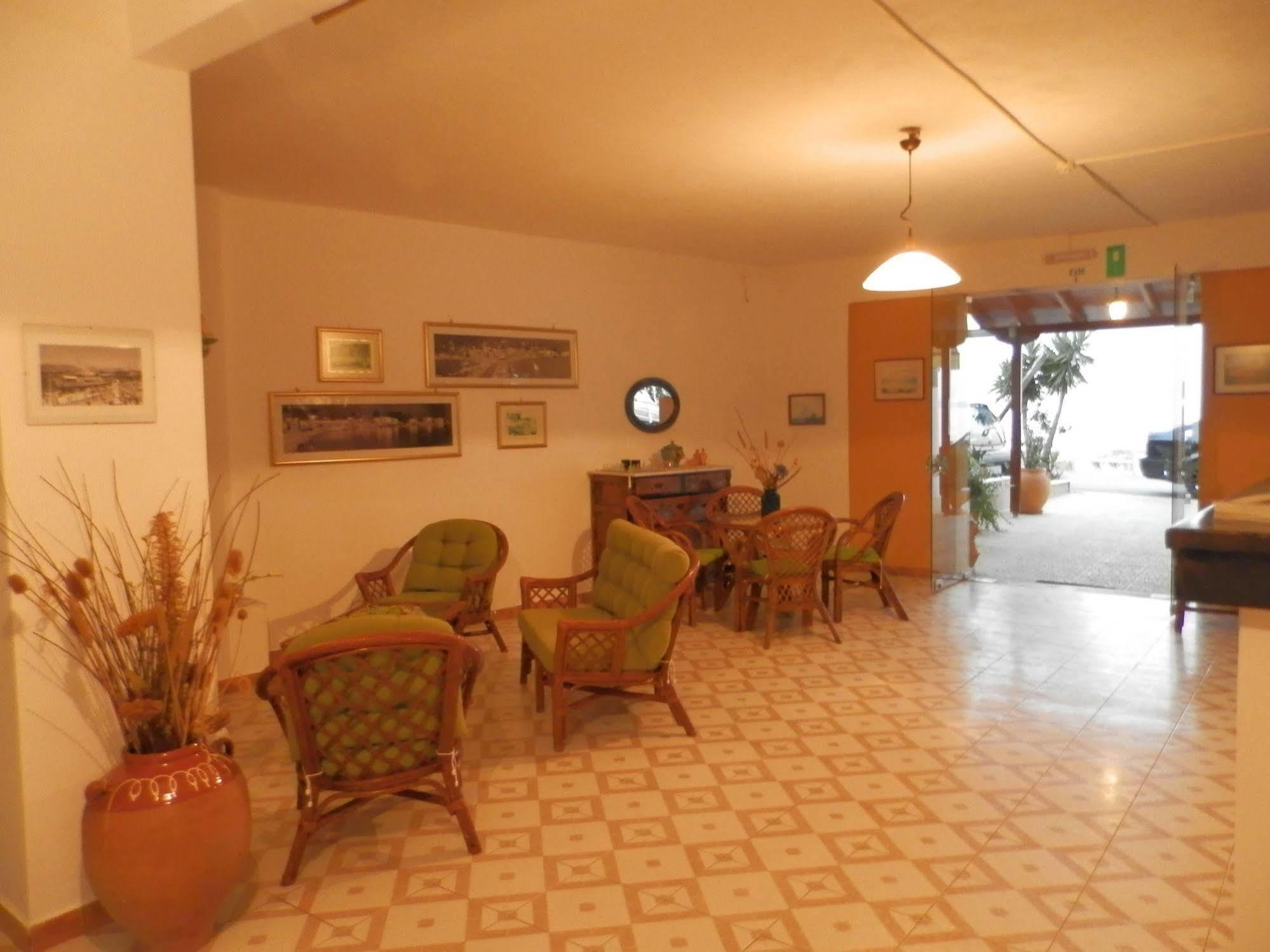 Apollon Hotel Метана Екстер'єр фото